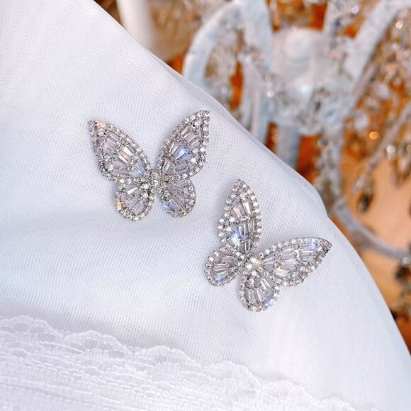 New Stunning Cutout Butterfly and Crystal Earrings - Picture 2 of 13